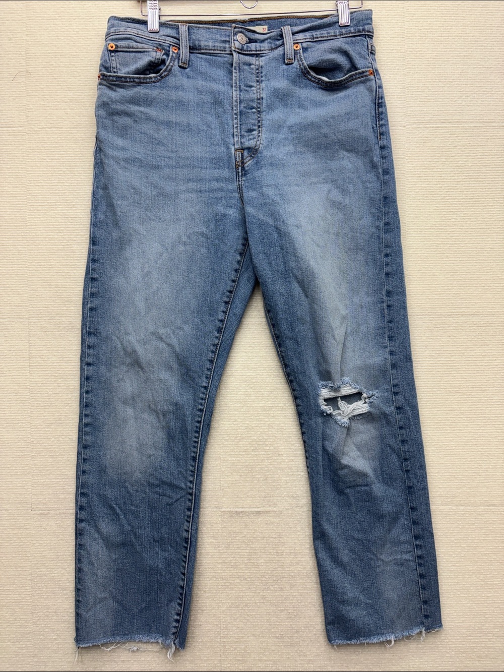 Levi’s wedgie straight 32 Distressed Blue Jeans button fly